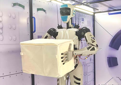 La estación espacial de China estará equipada con robots humanoides, que pueden defenderse con armas. ¿Cómo se compara con el Optimus Prime de Tesla?