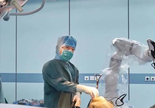 primer robot de cirugía de rodilla de china aprobado para el mercado